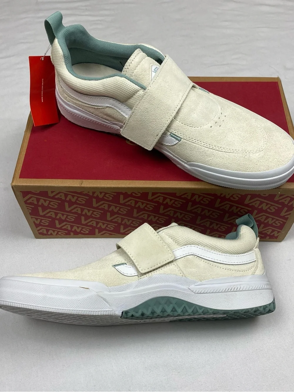 Vans Men’s Cream & Teal Low-Top Strap Sneakers